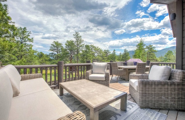 Village Green Mountain Getaway - Best Amenities