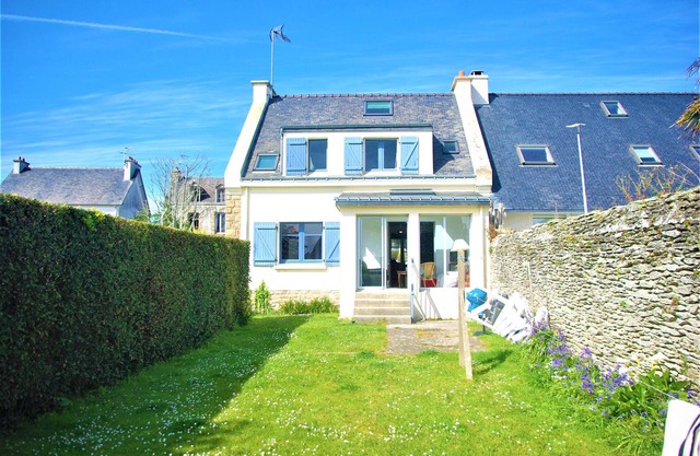 Village house between town and beaches