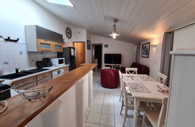 Village House - Close to the Marina