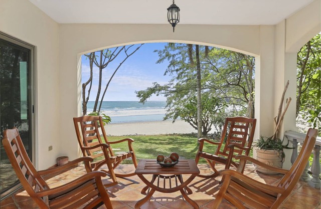 Villas Iguana Beachfront A-2