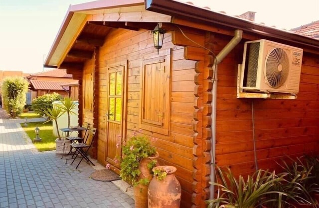 Villelay- House 5 with two bedrooms, kitchenette and bathroom and air conditioning