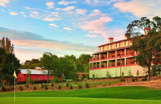 Vineyards, forest, countryside all at your fingertips