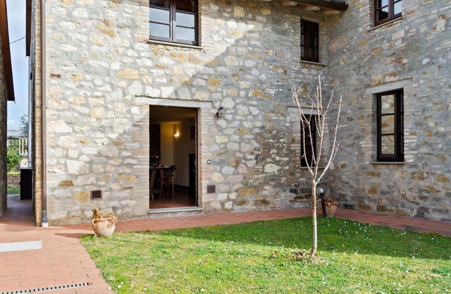 Vintage Apartment in Magione with Swimming Pool