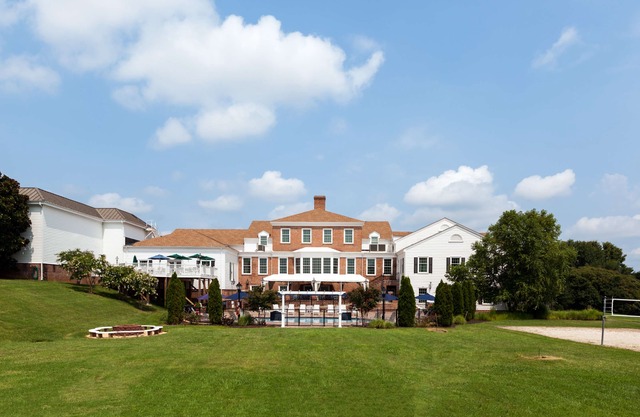 Virginia Crossings Hotel, Tapestry Collection by Hilton