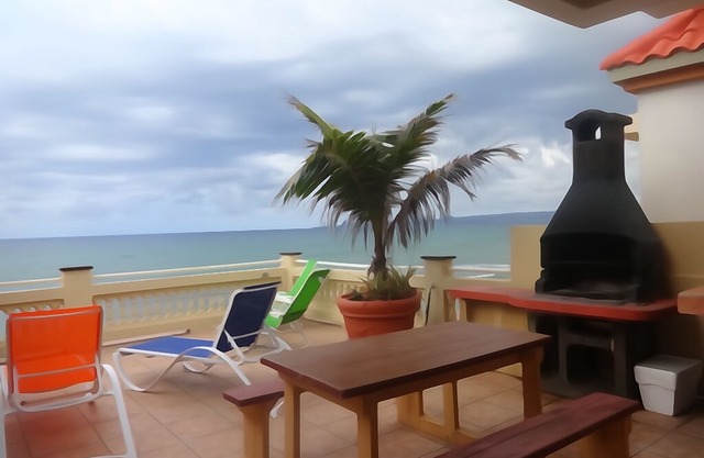 Vista Azul Beach House Near Rincon / Casa De Playa Vista Azul