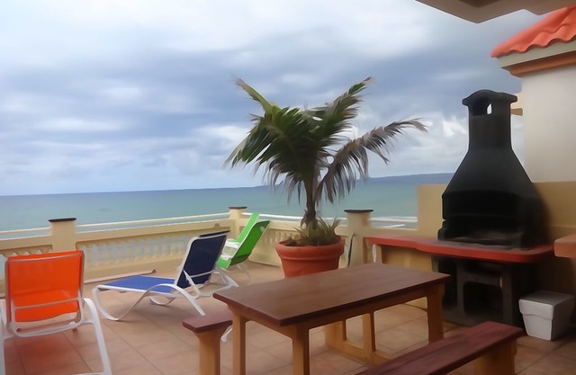 Vista Azul Beach House Near Rincon / Casa De Playa Vista Azul