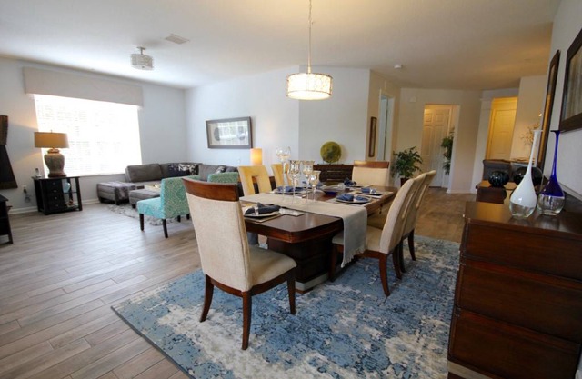 Vista Cay Huge Lakeview Paradise Condo by Pool. Near Parks & OCCC