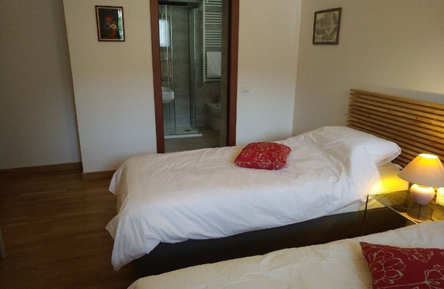 Vista Lago Due in centre of Stresa with terrace and superb view of lake and WiFi