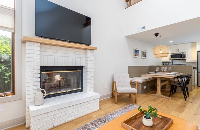 Vivid Fall Colors @ Valleywood! Modern 2BR - Fireplace, Pool Access, WiFi