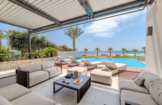 Vivo Mare Panorama Beachfront Villa - Beachfront Views