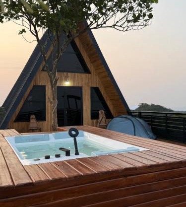 Volta Peak Cabins