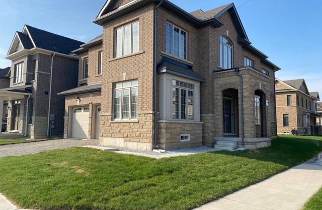 VRBO 6 Queen Beds in 6 Bedrooms with 3 Bedrooms Having Attached Bath