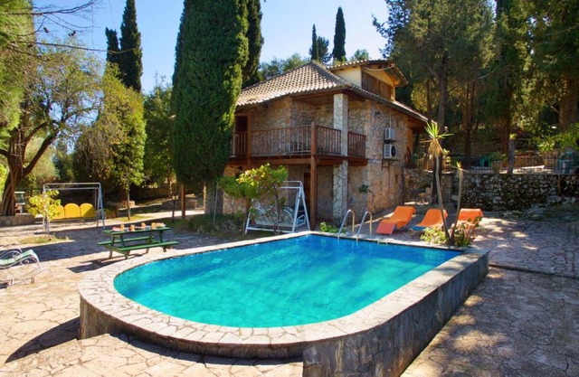(w) Kefalonian Kastro Pool Villa