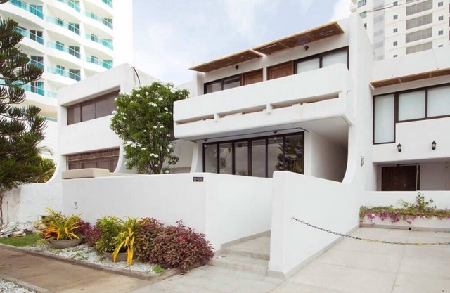 w*| Luxury 2BR Oceanview Home in Castillogrande