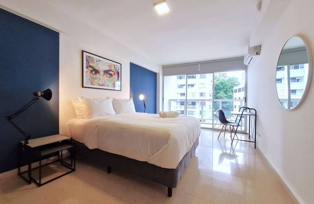 w* | Modern 2BR In La Cresta