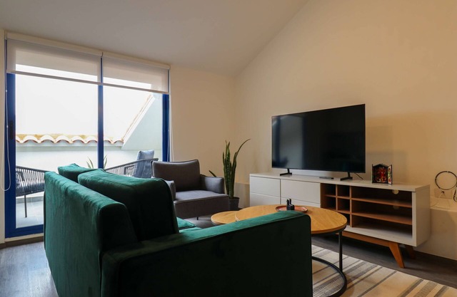 w Stunpedous 2BR w Perfect Balcony in Cusco
