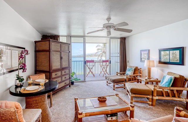 Wailua Bay View Condo w/Private Washer/Dryer, Shared Pool, WiFi - Near Beaches