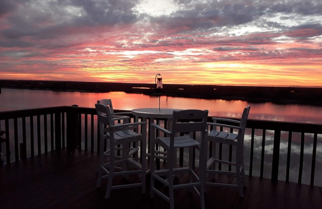 Wake up on the Water! MATAGORDA, TX -Discounted Weekdays!
