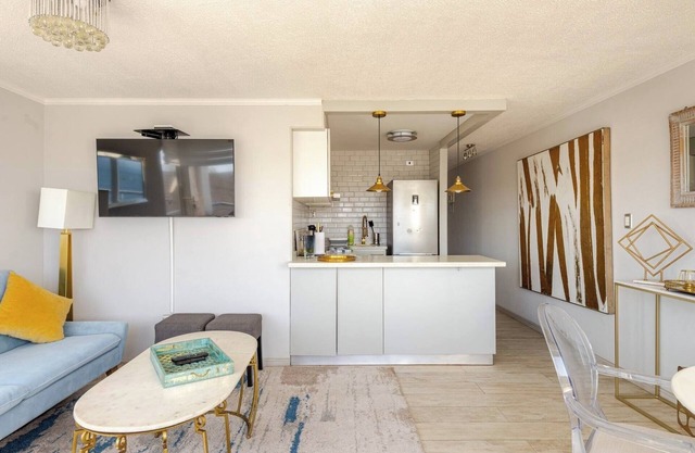 Wake up to stunning ocean views in Reñaca