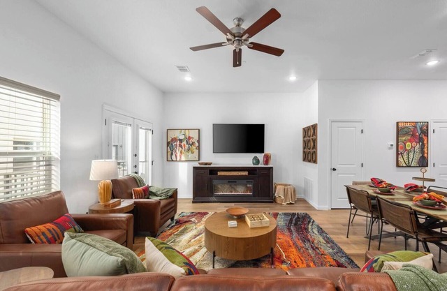 Walk to AT&T Stadium | Dallas Cowboys Escape