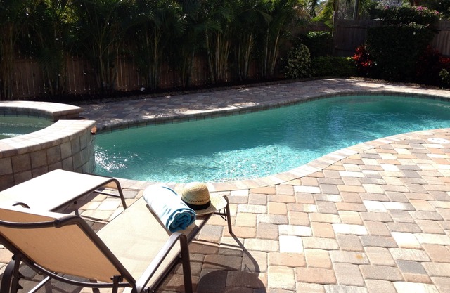 ☀️WALK TO BEACH IMMACULATE GREAT REVIEWS HEATED POOL & SPA ☀️