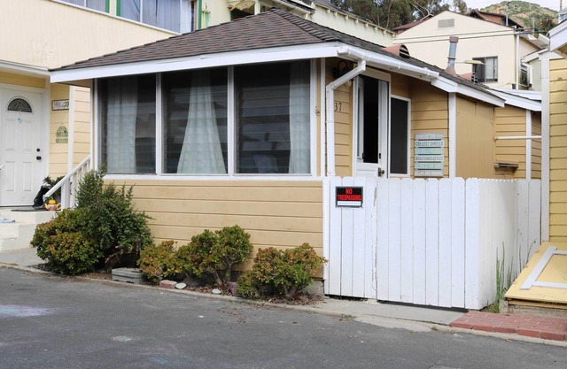 Walk to Beach & Main St: Catalina Island Cottage!