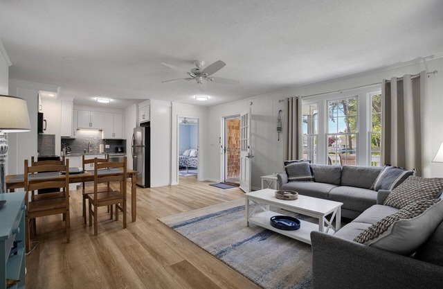 Captain Gosnold Village Cottage Hyannis 