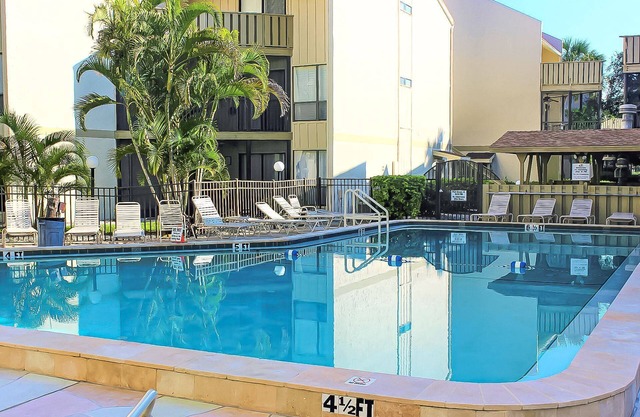 Walk to Crescent Beach | Lanai Bay Views | Heated Pool | Ground Floor | Private Fishing Pier
