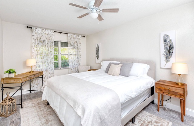Walk to dwnt/7min to beach/king bed/Free parking