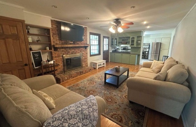 Walk to Masters! Spacious 4-bedroom house in Augusta
