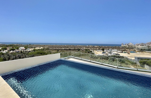 Walk to Medano Beach! Stylish, Spacious & Private, access to 2 Pools!