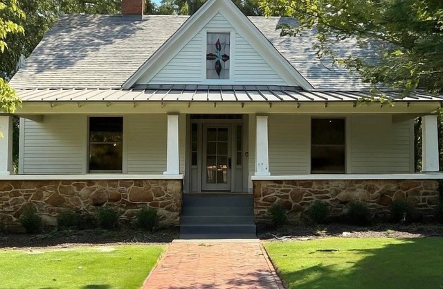 Walk to the Stadium: Herty House (Upper Level)