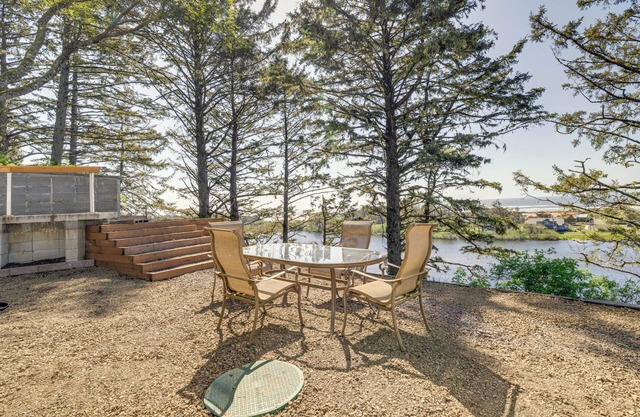 Walk to Winema Road Beach: Home w/Hot Tub!