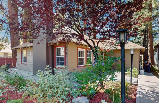 Walkable home just 3 blocks to Heavenly Village w/hot tub & firepit-dogs ok