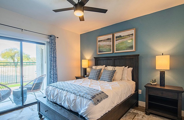 Walkable Kierland | Dining, Shops & Golf | Parking