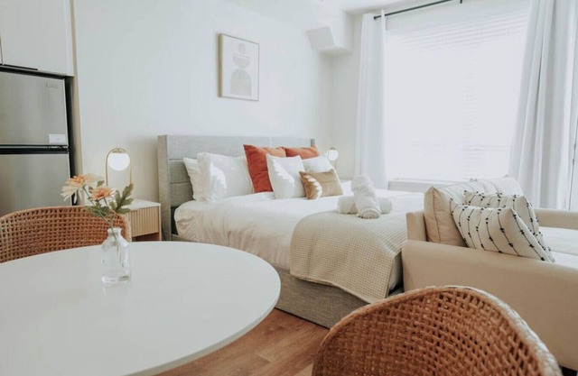 Walking distance to downtown City View Pool Many restaurants nearby and close to ski resorts
