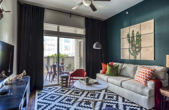 WanderJaunt | Crockett | 2BR | East Riverside