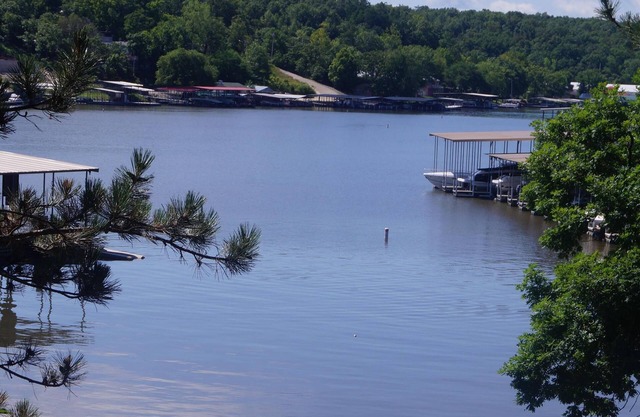 Want to get away??? Come enjoy a stay at the Lake!