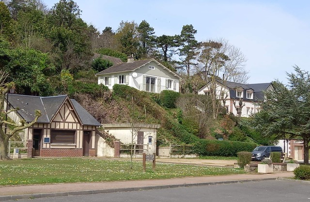Warm and bright house 400m from the beach