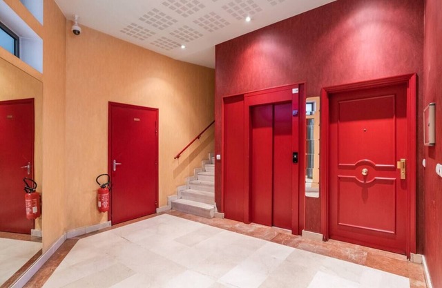 WARM APARTMENT + TERRACE + PARKING NEAR PARIS