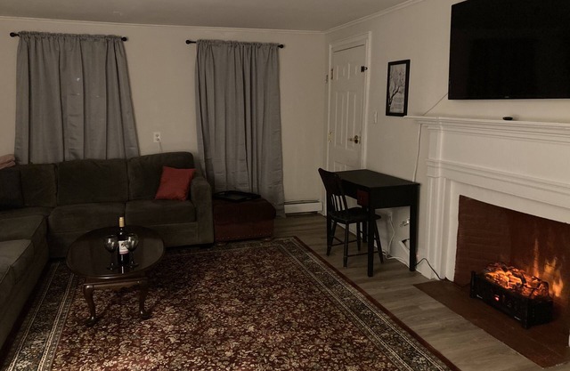 🔥Warm, Spacious, Free Wine🍷Entire Apt, Self CheckIn!