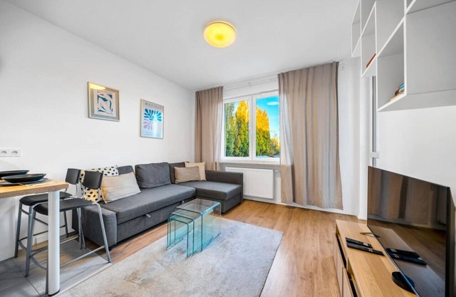 Warsaw Airport Apt - Balcony, Parking - by Rentujemy