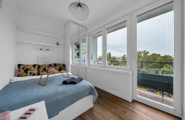 Warsaw Mokotów Apt - Balcony, A/C, Tram&Bus nearby - by Rentujemy