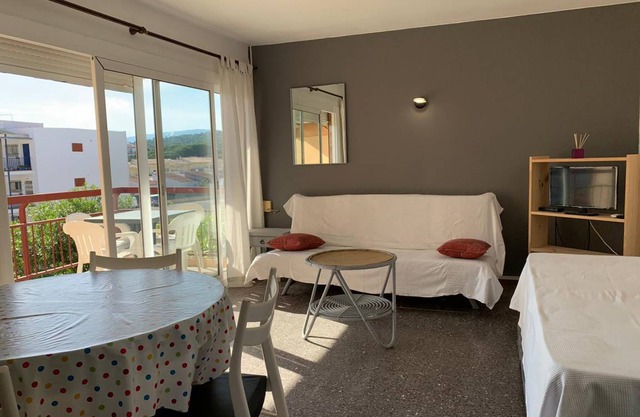Wasela 114 - Studio Apartment, Sleeps 2