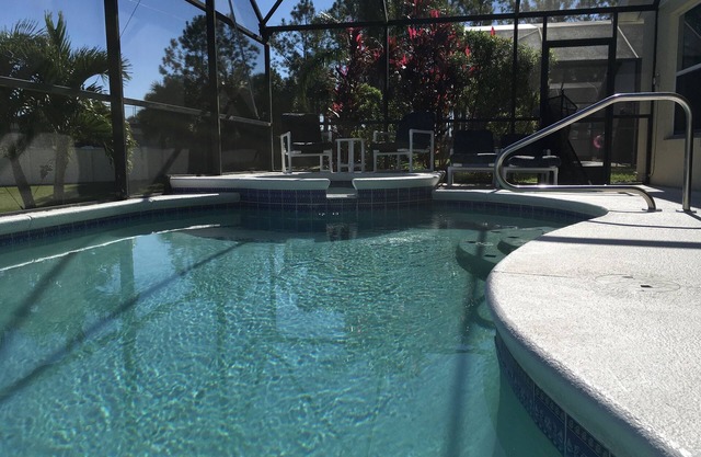 Water View - Pool & Spa - 3.5 miles to Disney - BBQ
