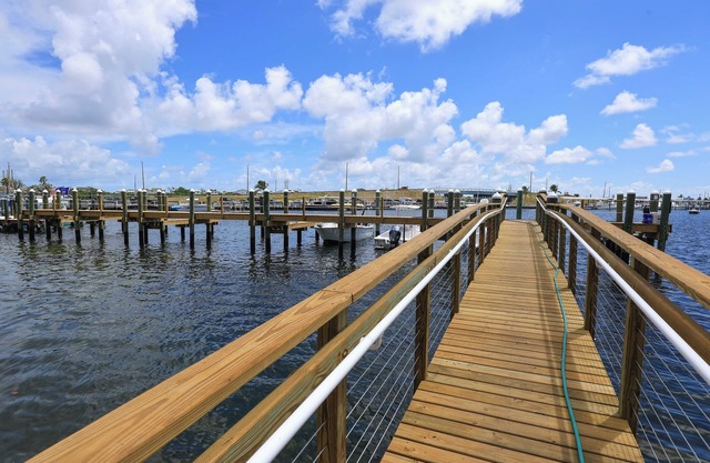 Waterfront 3-Bedroom Condo at Bayfront Suites & Marina - NO CLEANING FEE