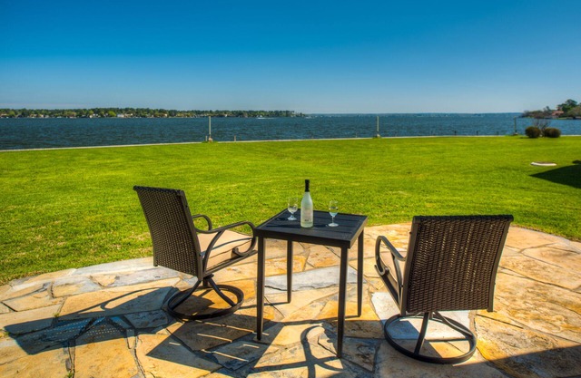 WATERFRONT CONDO WITH AMAZING VIEW OF SUNRISE, SUNSET AND EXPANSIVE OPEN WATERS