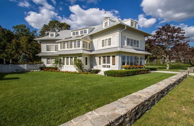 Waterfront Estate Home - Beach and Shared Pool - East