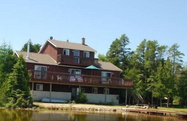 Waterfront Executive Cottage - Bruce Peninsula