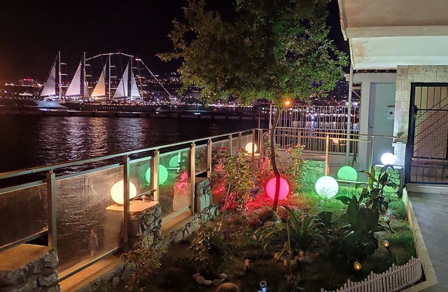 Waterfront Flat in Center with stunning view